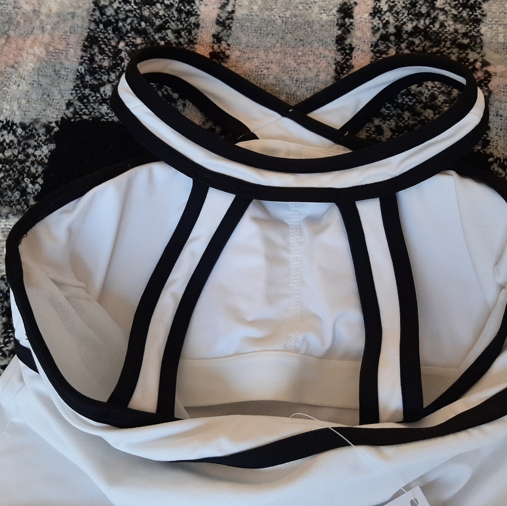 Fabletics white too - Picture 6 of 6
